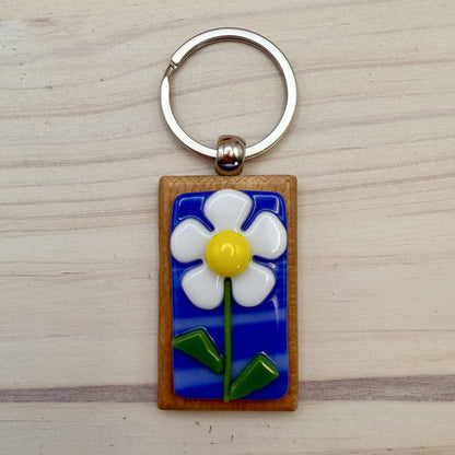 Fused Glass Daisy Keychain on Beechwood – Handmade Floral Keychain