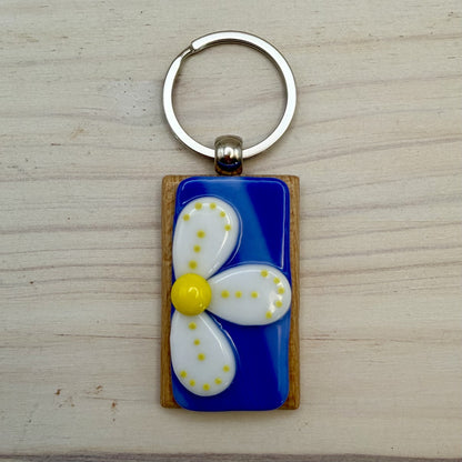 Fused Glass Flower Keychain on Beechwood Base – Handmade Floral Key Ring