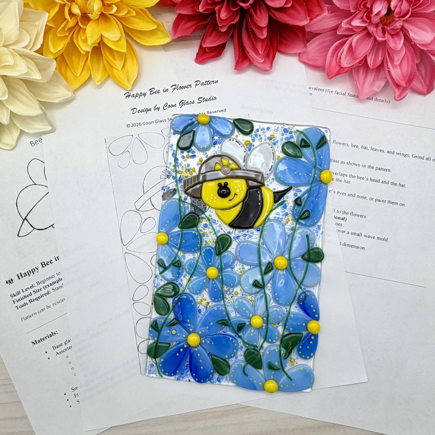 Happy Bee in Flowers Fused Glass Pattern (Beginner Friendly, No Ring Saw Required) PDF Instant Download